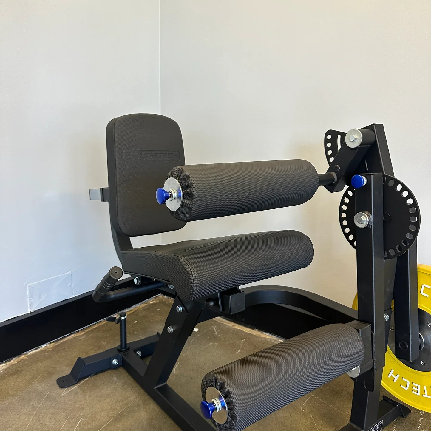 Armortech V2 Leg Extension / Leg Curl Machine - Image 6